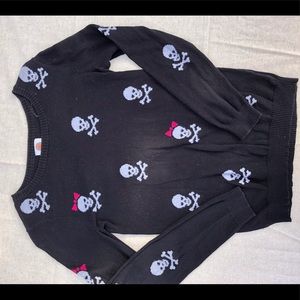 ❤️❤️3 for $15❤️❤️Skull sweater